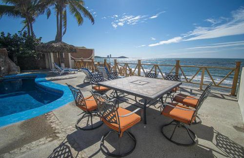 Mazatlan Apartment | Sandcastle Beachfront Villa With Pool