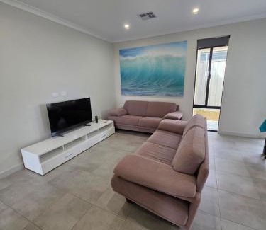 Yanchep House | Sandcastle by the Sea