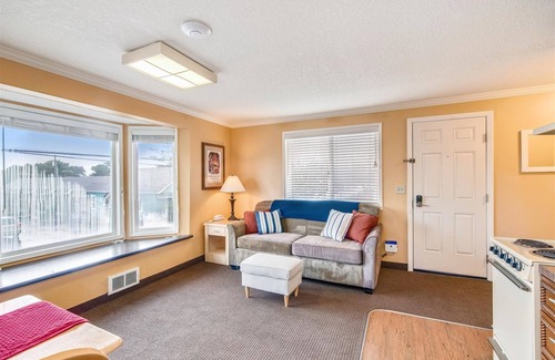 Downtown Cannon Beach House | Sandcastle Inn #604 - Beachcomber Vacation Homes