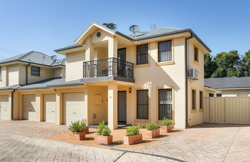 Kiama House | Sandcastle on Manning - 400 mtr to Kiama Surf Beach.