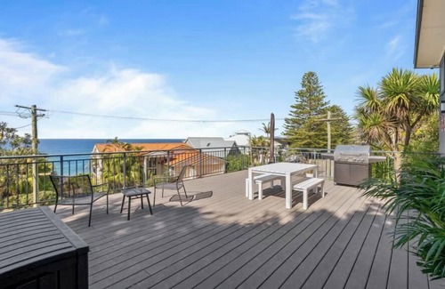 Forresters Beach Apartment | Sandcastle Studio by Coast Hosting