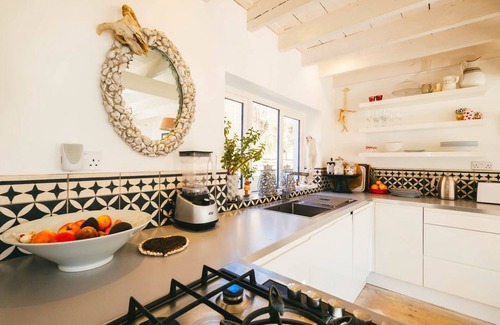 Mawgan Porth Villa | Sandcrest Cottage - Three Bedroom Villa, Sleeps 6