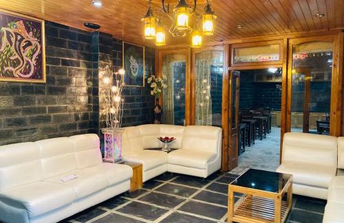 Rajkot Hotel | Sandeep Restro & Cafe