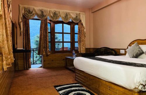 Rajkot Hotel | Sandeep Restro & Cafe