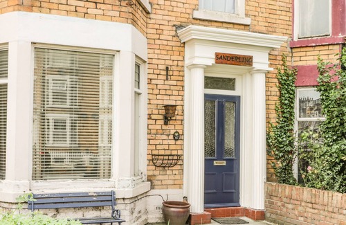 Scarborough House | SANDERLING, pet friendly, country holiday cottage in Scarborough