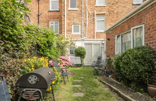 Scarborough House | SANDERLING, pet friendly, country holiday cottage in Scarborough