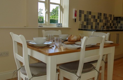 Saxmundham Apartment | Sanderling - sleeps 3 guests in 2 bedrooms
