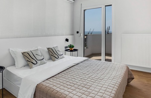 Thessaloniki Apartment | Sanders Arch - Popular 1-Bdr. Apt. w/ Sofa-Bed