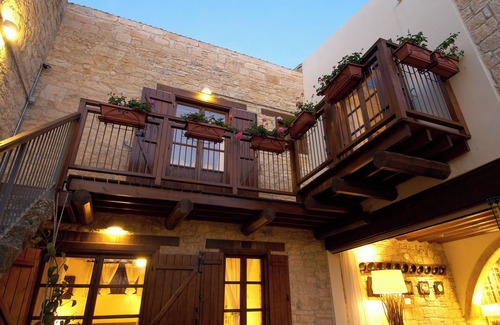 Arsos Apartment | Sanders Arsorama - Cute 1-Bdr Apt w Shared Patio