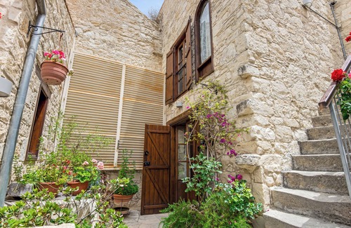 Arsos Apartment | Sanders Arsorama Great 1 Bdr Apt with Shared Patio