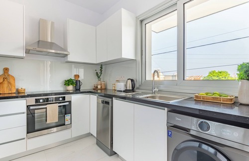 Limassol Apartment | Sanders Cruise - Spacious 2-Bdr Apt with Balcony