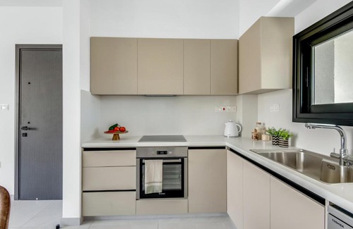 Limassol Apartment | Sanders Cruise-Spacious 2-bdr apt w2 balconies