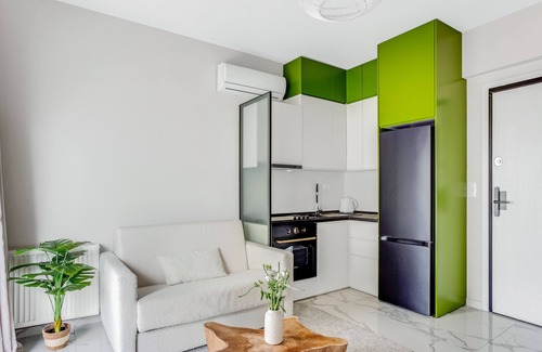 Thessaloniki Apartment | Sanders Old Port - Charming 1-Bdr Apt with Balcony