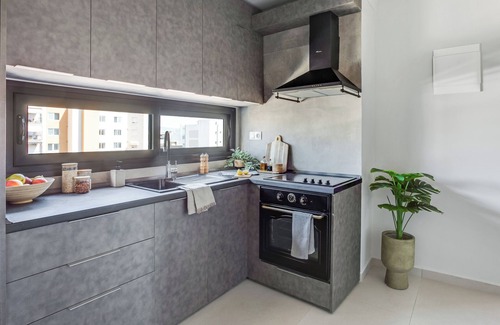 Thessaloniki Apartment | Sanders Old Port - Lovely 1-Bdr Apt