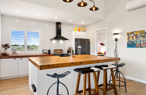 Te Horo House | Sandhill Beach House - Te Horo Holiday Home