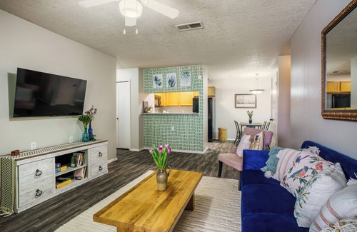 Glenwood Hills Apartment | Sandia Escape