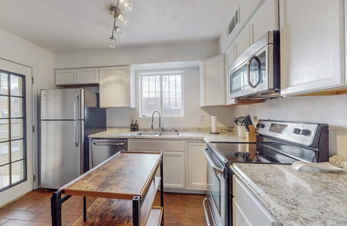 Northeast Heights Condo | Sandia Sunset Home W/Mountain View In Albuquerque