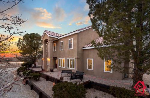 Nor Este House | Sandia Sunsets- 8 minutes to Balloon Fiesta Park