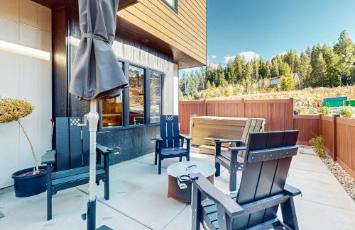 Summit Park House | Sandlewood Sanctuary
