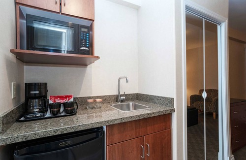 Northwest Calgary Hotel | Sandman Hotels & Suites Calgary West