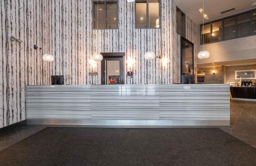 Southeast Edmonton Hotel | Sandman Signature Edmonton South Hotel