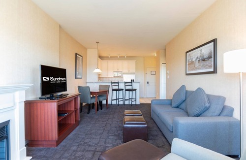 Guildford Hotel | Sandman Suites Surrey-Guildford