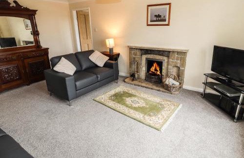 Higher Kinnerton House | Sandmartins