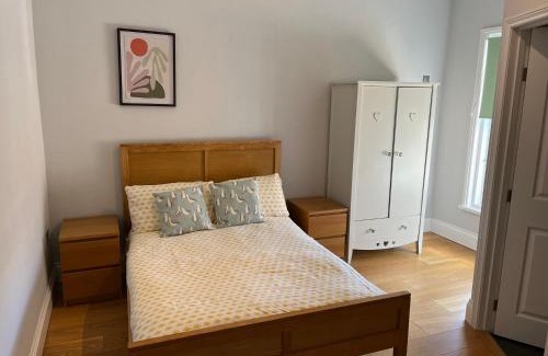 Sandown Apartment | Sandown Seaside apartment First Floor Kasala