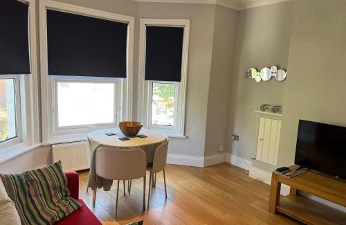 Sandown Apartment | Sandown Seaside apartment First Floor Kasala