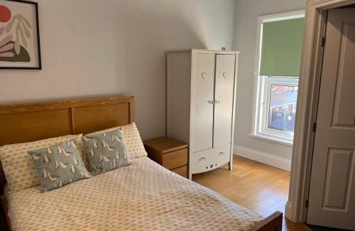 Sandown Apartment | Sandown Seaside apartment First Floor Kasala