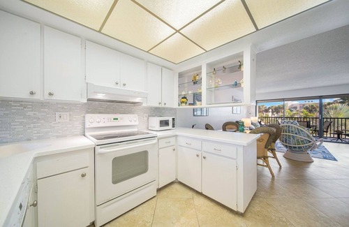 Beachview Country Club Estates Condo | Sandpebble 2E: Beautiful Condo Across From Beach!