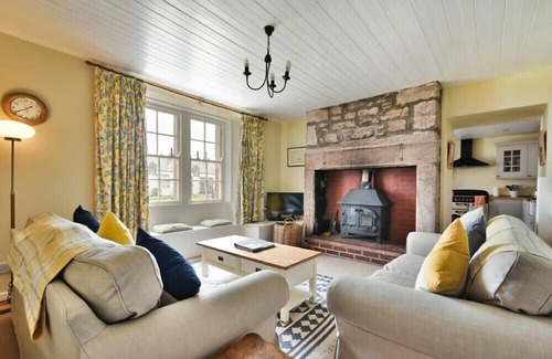 Newton by the Sea Cottage | SANDPIPER COTTAGE (LOW NEWTON), pet friendly in Low Newton-By-The-Sea