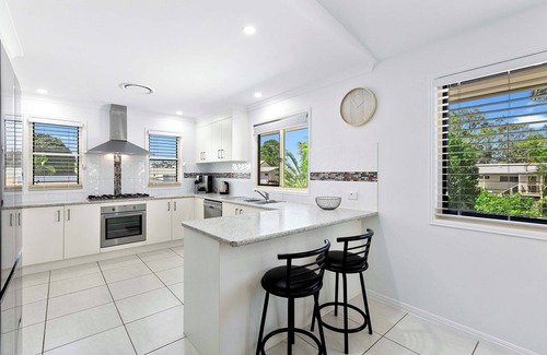 Traviston House | Sandpiper- Close to the beach - 4 bedrms - 2 baths 2 sleeps 6 - WiFi - Linen