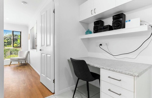 Traviston House | Sandpiper- Close to the beach - 4 bedrms - 2 baths 2 sleeps 6 - WiFi - Linen