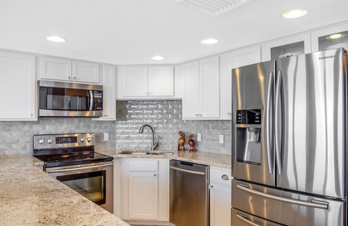 Port Aransas Condo | Sandpiper Condominiums 904L, Panoramic Gulf Views w/direct access to Mustang Island/Port A beaches.