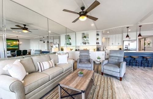 Port Aransas Condo | Sandpiper Condominiums 304, Panoramic Gulf Views w/direct access to Mustang Island/Port A beaches.