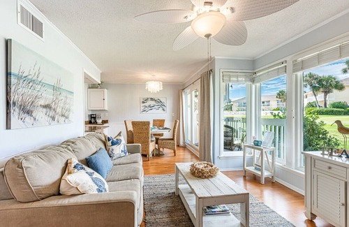 Holiday Isle Apartment | Sandpiper Cove Unit 1038