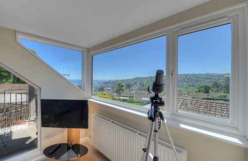 Lyme Regis House | SANDPIPER, family friendly, country holiday cottage in Lyme Regis