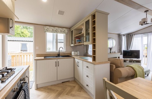 Malton Cabin | Sandpiper Lodge - Hot Tub