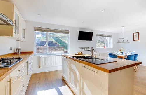 Ovingdean House | Sandpipers - Three Bedroom House, Sleeps 6