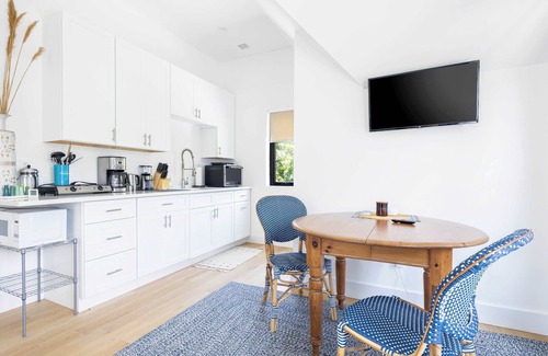 Silver Beach House | Sandpoint by Rove Travel Modern 5BR Family Home with Pool