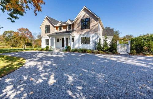 Silver Beach House | Sandpoint by Rove Travel Modern 5BR Family Home with Pool