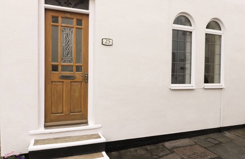 Marske-by-the-Sea Cottage | SANDS END COTTAGE, pet friendly, with a garden in Marske-By-The-Sea