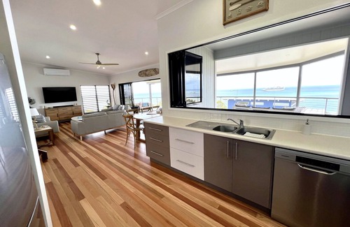 Brisbane Waterfront House | "Sands on Moreton" @ Tangalooma