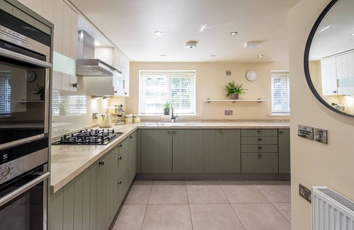 Sandsend Cottage | Sandsend - Rambling Rose - a family break that sleeps 4 guests in 2 bedrooms