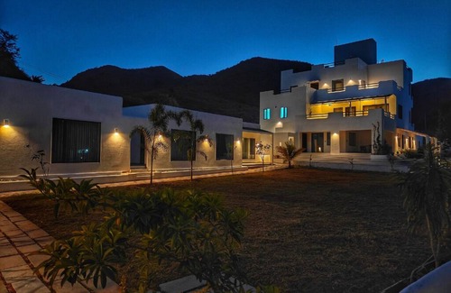 Udaipur Villa | Sandstone Villa, Udaipur by Ebony Stays | Boutique 5BHK Villa with Scenic Views