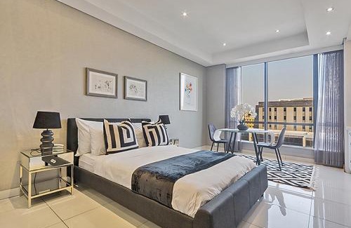 Greater Johannesburg Metropolitan Area Apartment | Sandton Skye BackupWater&Power
