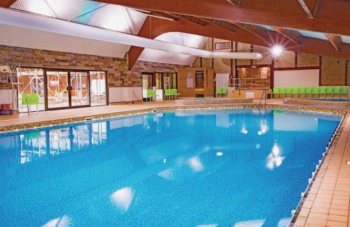 New Forest District Resort | Sandy Balls Holiday Village