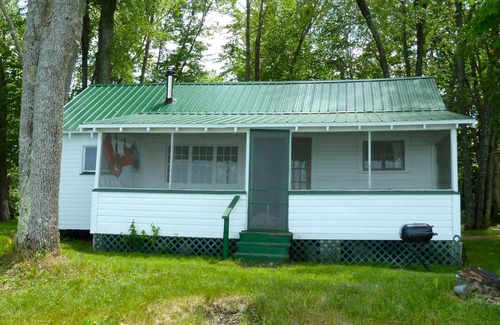 Derby Center Cottage | Sandy Beach Cottages in Northeast Kingdom, Vermont