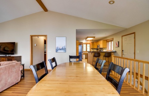 Alexandria Cabin | Sandy Beach Family Getaway w/Fire Pit & Deck!